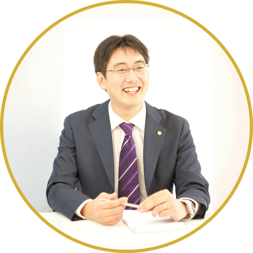 笑顔でこちらを向く代表のプロフィール写真